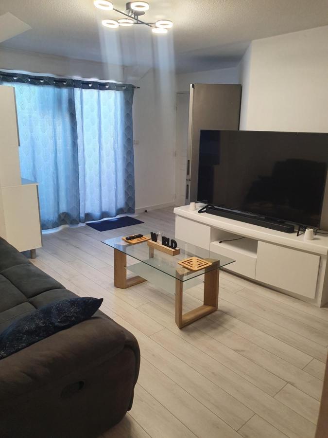 Appartement Cosy Proche De L'Aeroport T R A N S F E R T Sur Demande Σαιν-Ντενί Εξωτερικό φωτογραφία